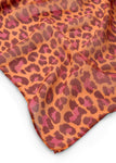 Schal aus recyceltem Polyester mit farbigem Leo-Print